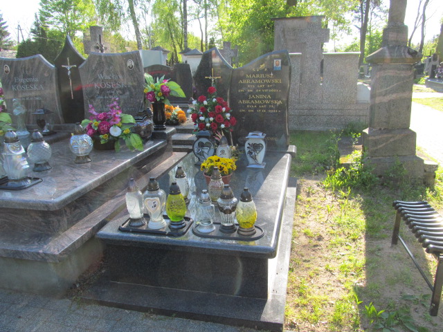 Grób Mariusz Abramowski